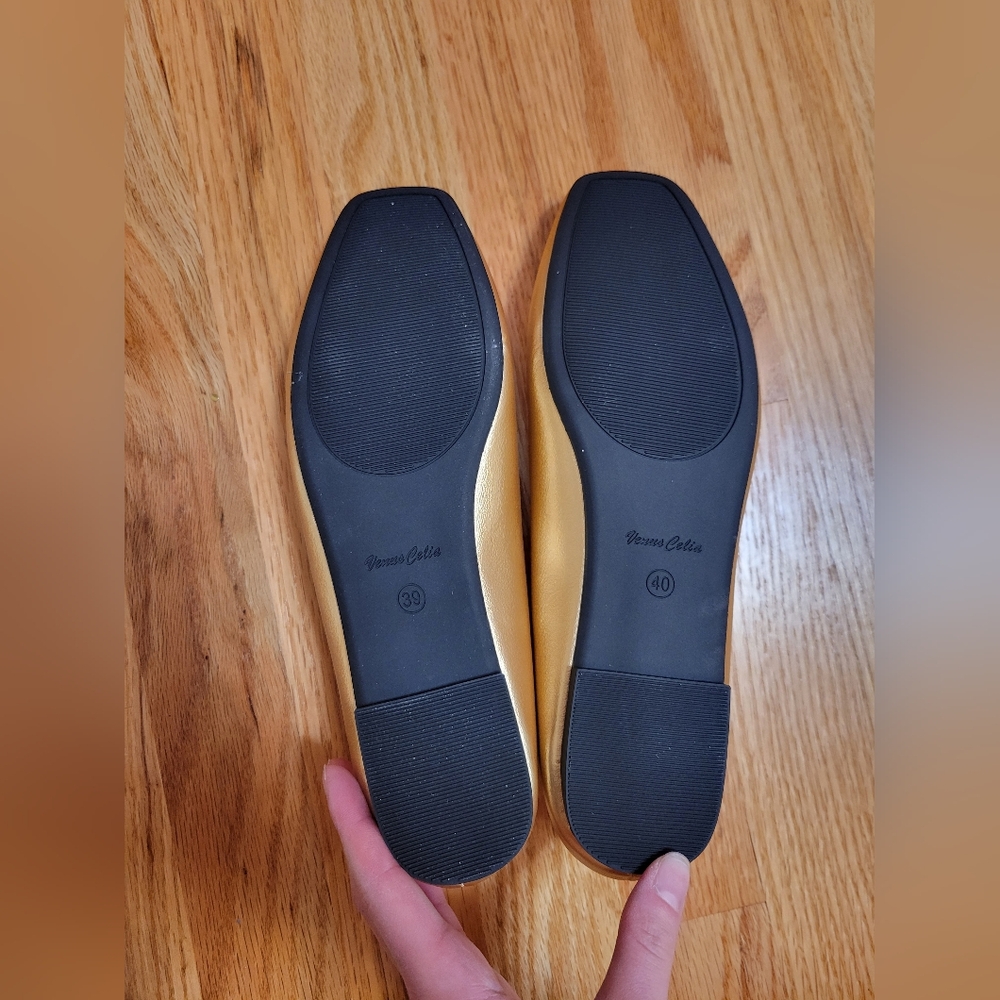 Gold Flats (2 DIFFERENT SIZES!) - Picture 7 of 7